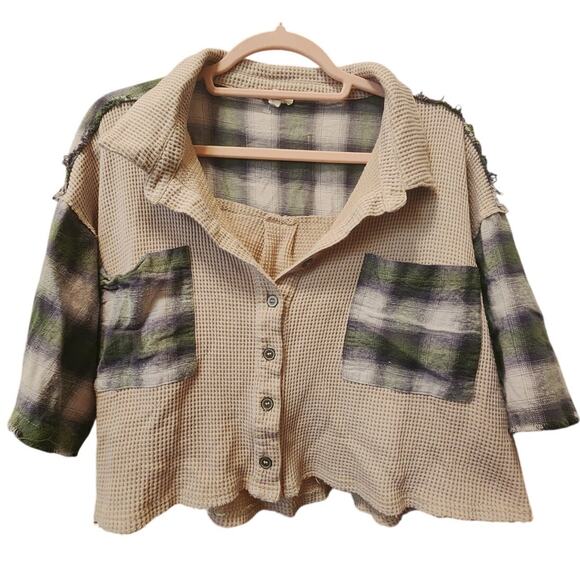 POL Size Small Cream Thermal and Plaid Cropped Button Down EUC - Picture 1 of 3